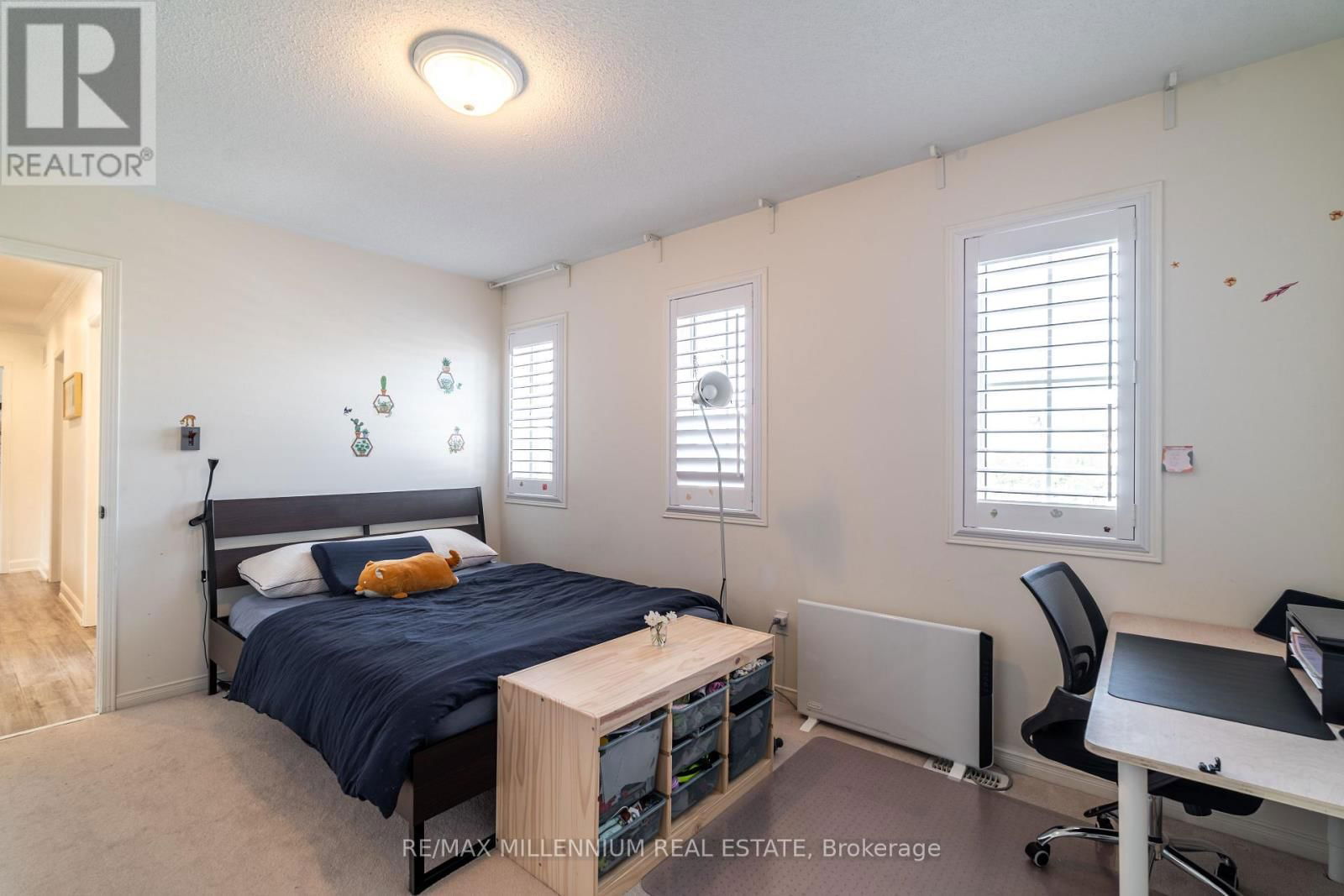 33 BRITANNIA AVENUE EAST Image 26