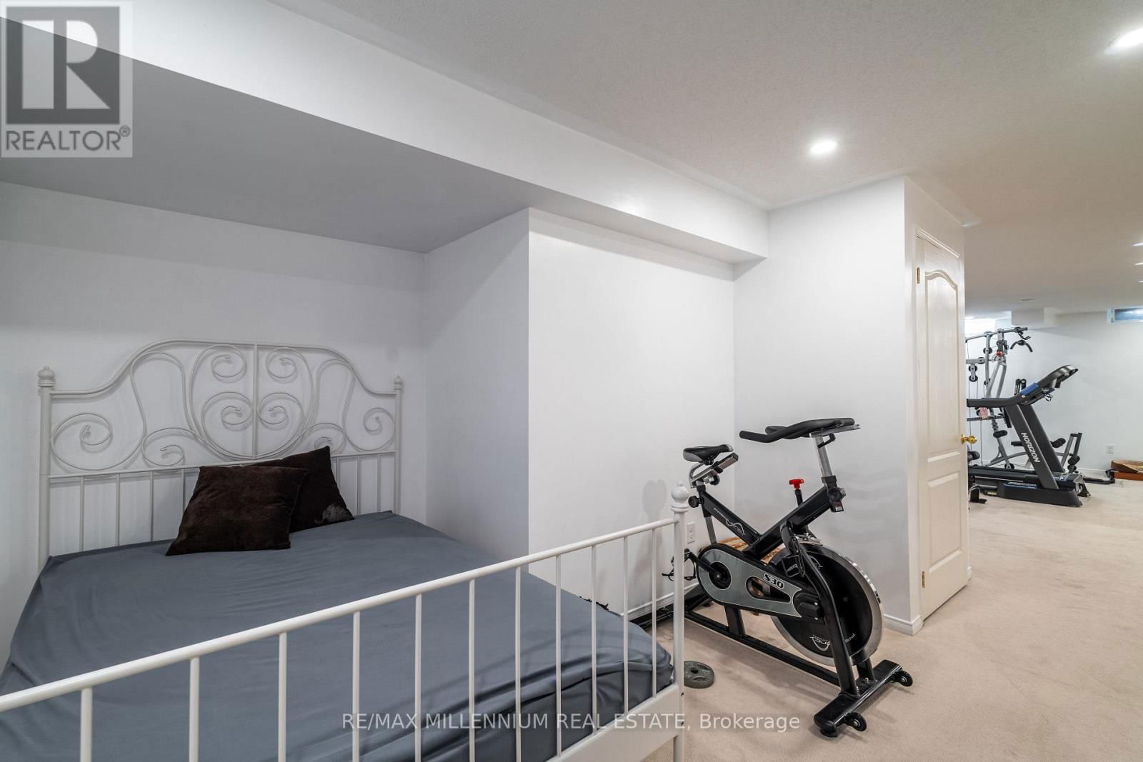 33 BRITANNIA AVENUE EAST Image 38