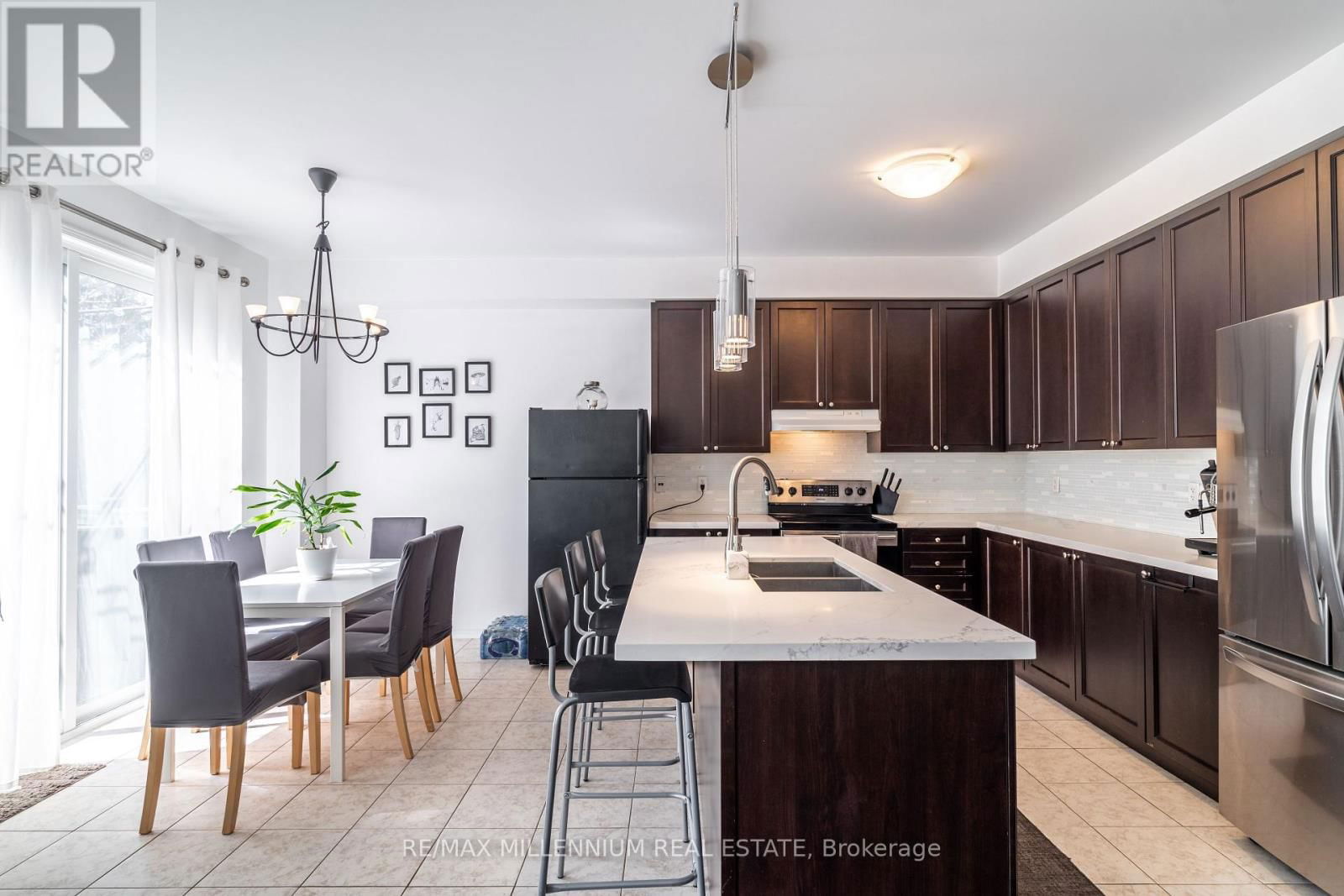33 BRITANNIA AVENUE EAST Image 8