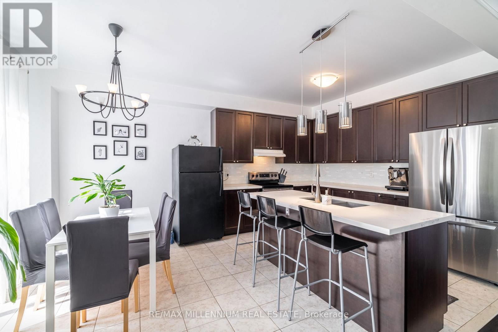 33 BRITANNIA AVENUE EAST Image 9
