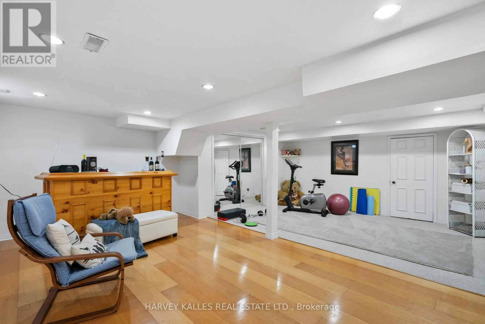 1890 SPRUCE HILL ROAD Image 26