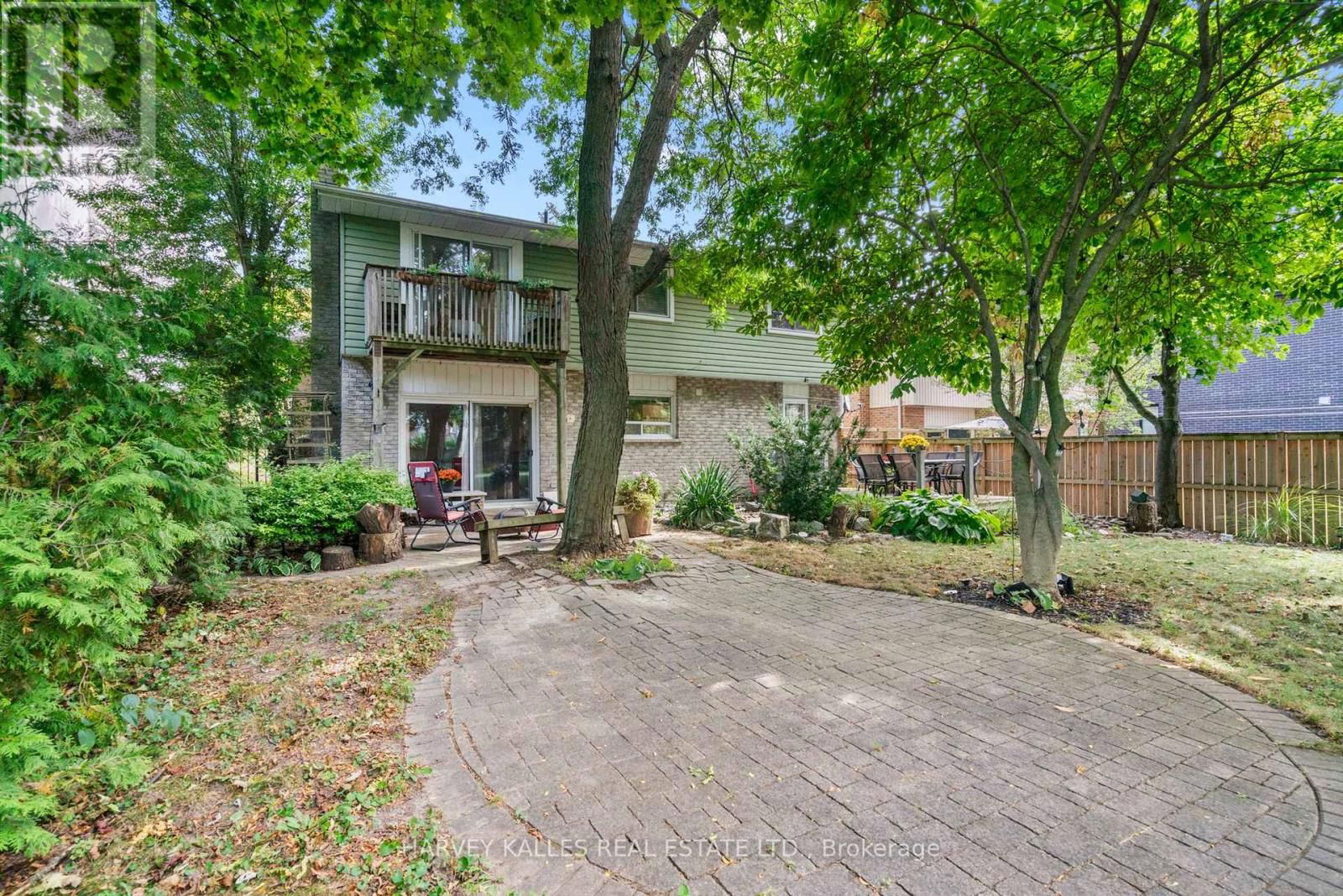 1890 SPRUCE HILL ROAD Image 33