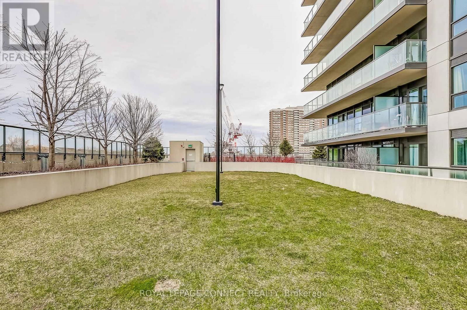 321 - 8 TRENT AVENUE Image 22