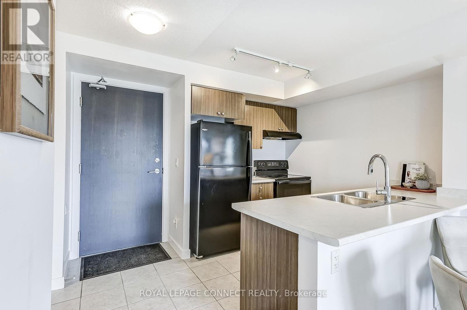 321 - 8 TRENT AVENUE Image 7