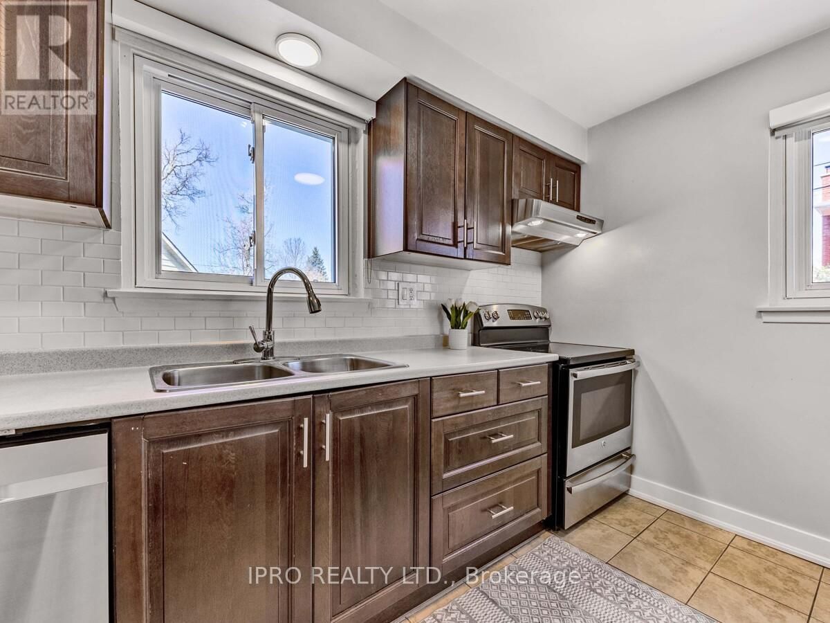 33 EVERETT CRESCENT Image 8