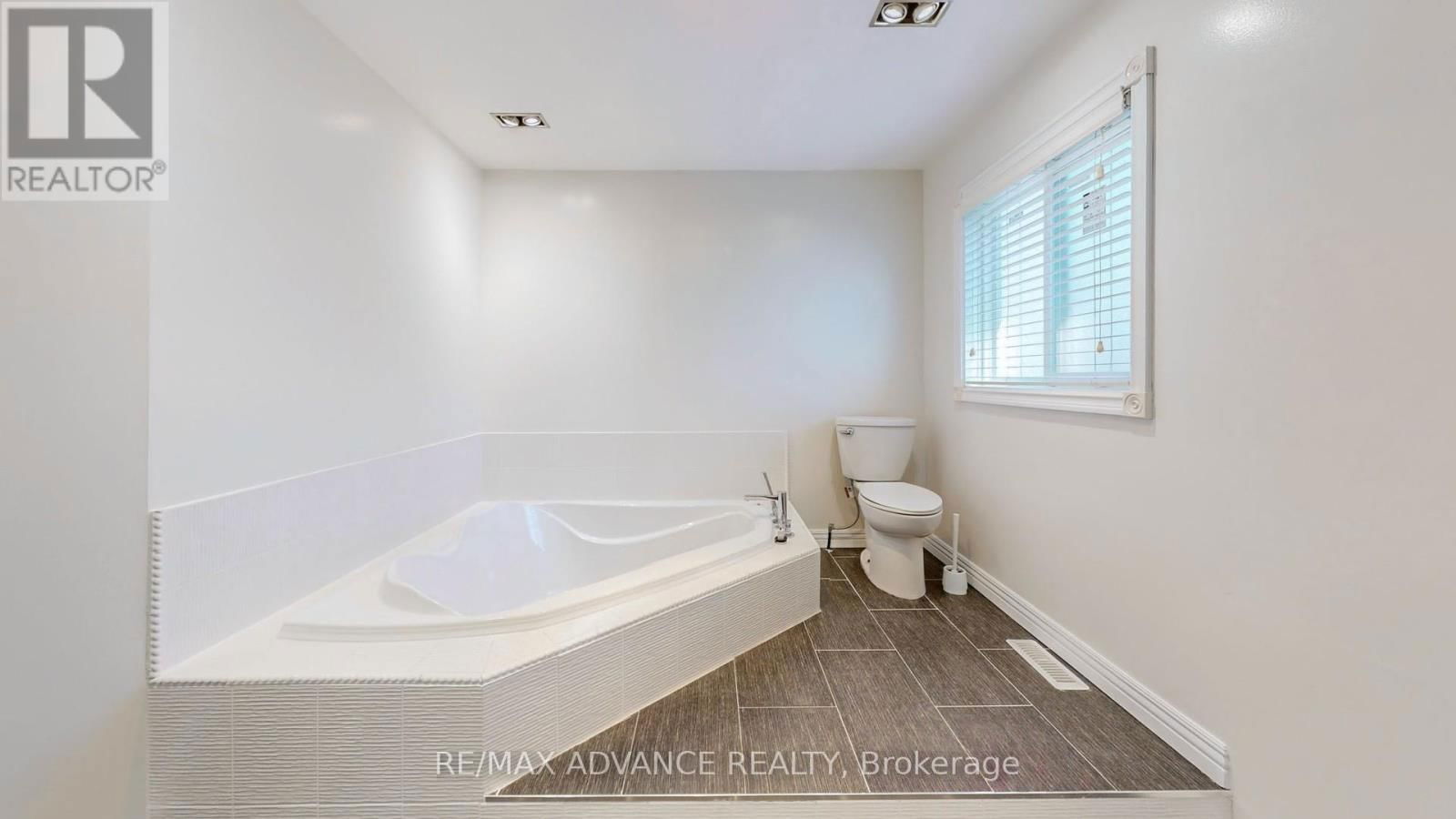 49 HAVENVIEW ROAD Image 25