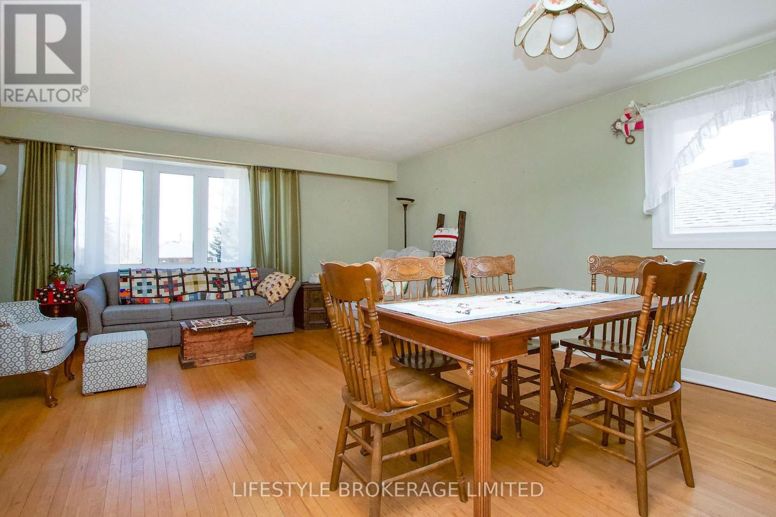 40 ASH STREET Image 17