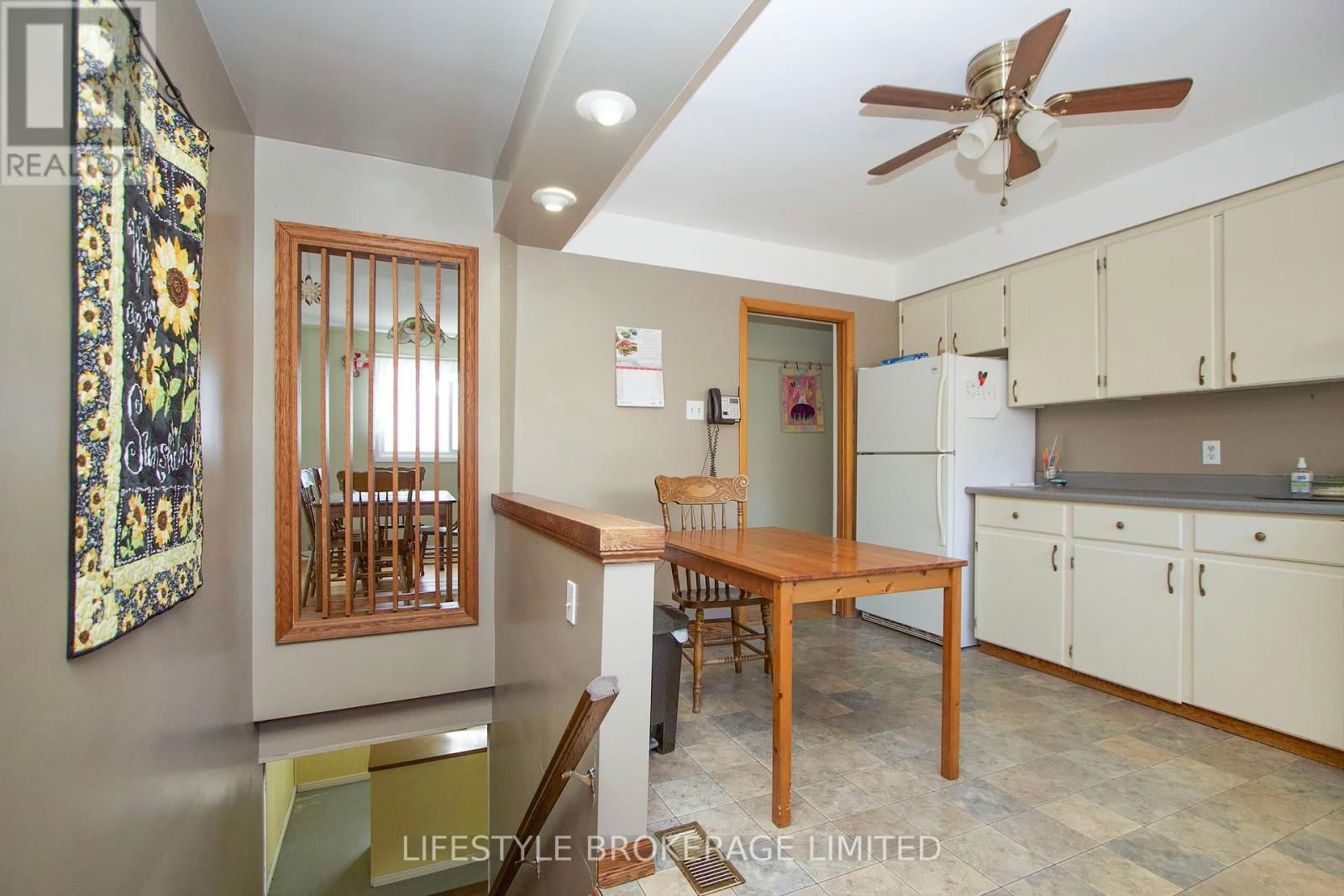 40 ASH STREET Image 18