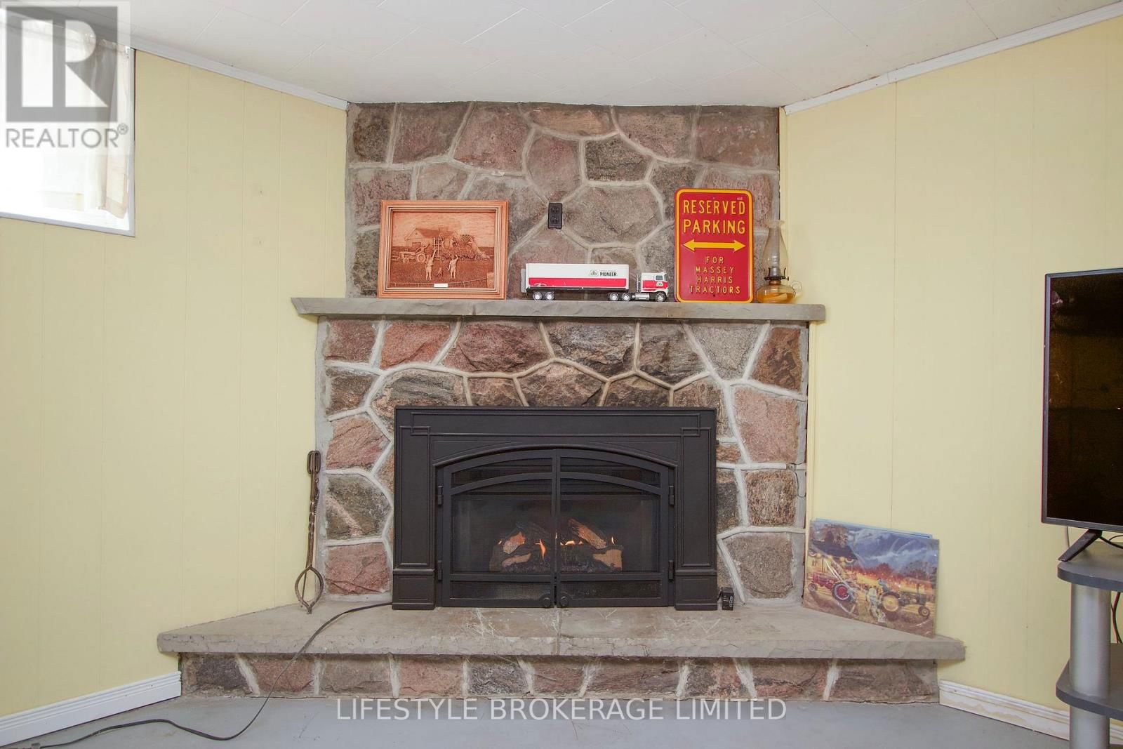 40 ASH STREET Image 28