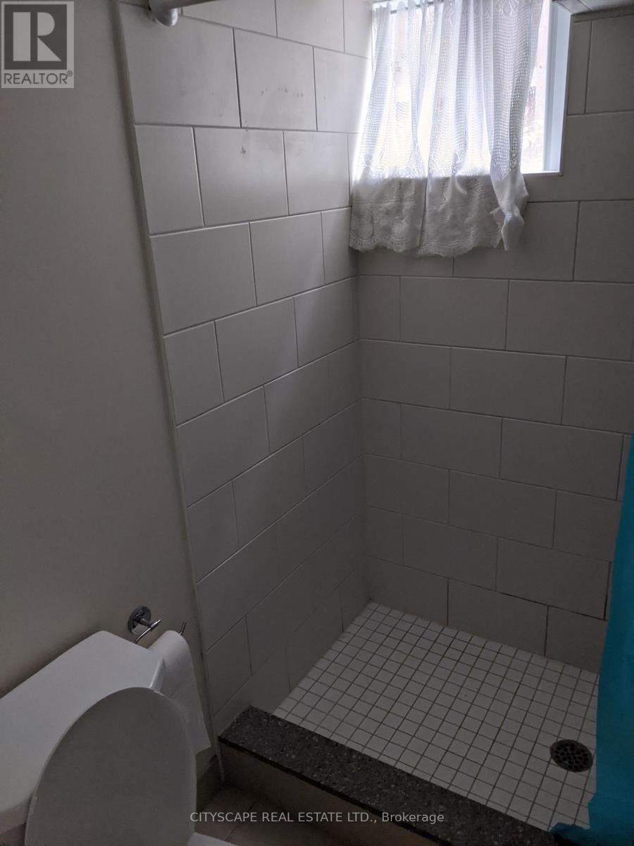Bsmt - 44 MARCHINGTON CIRCLE Image 2