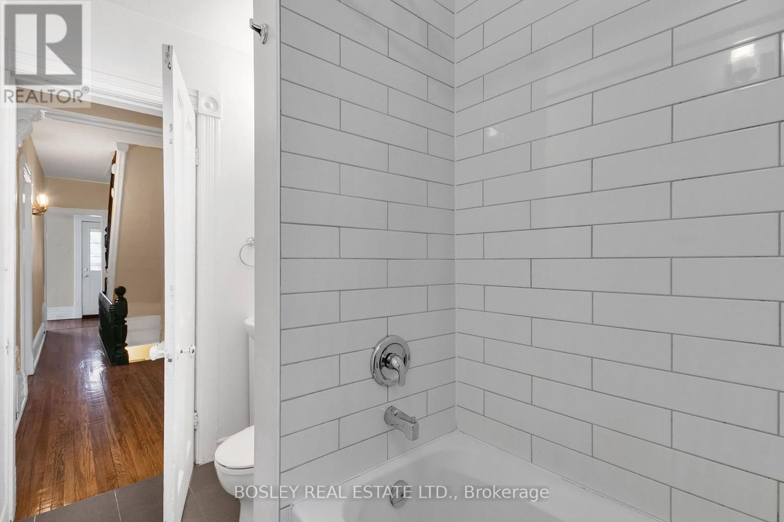 133 CARLAW AVENUE Image 13