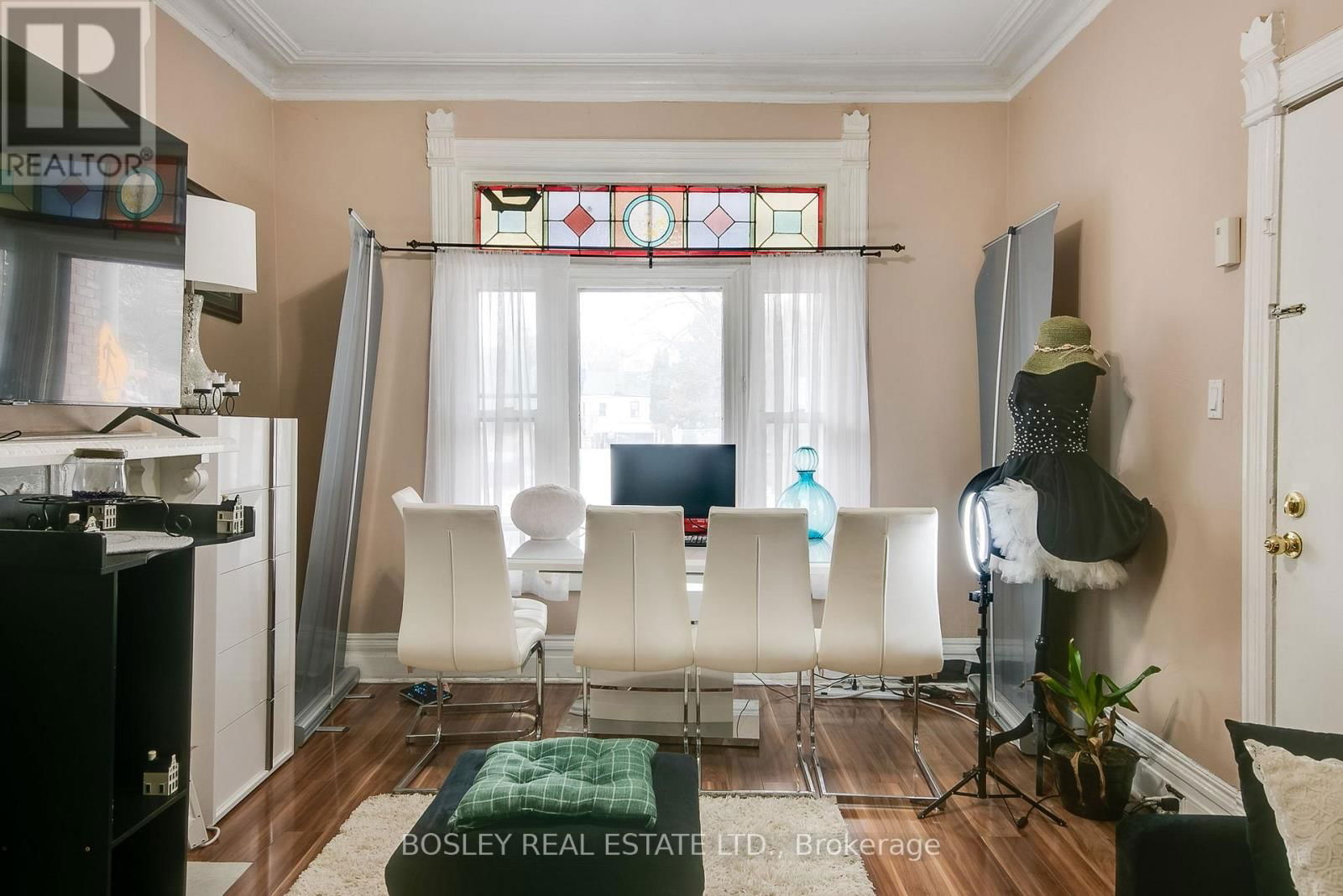 133 CARLAW AVENUE Image 25