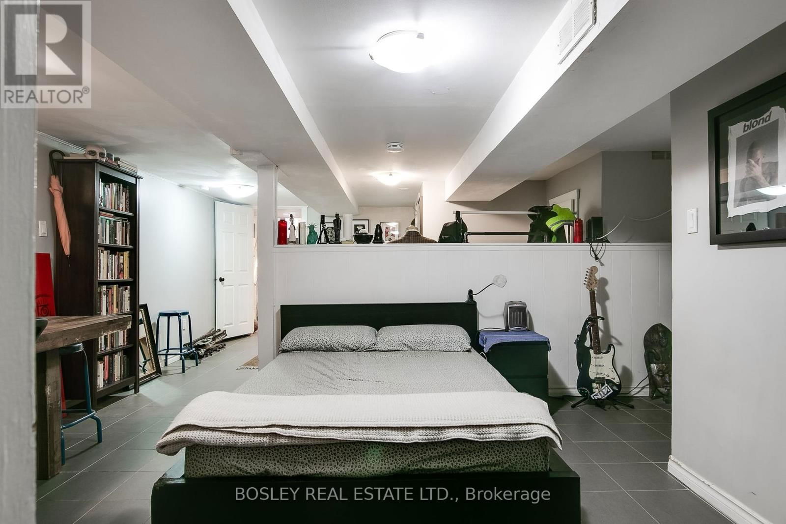 133 CARLAW AVENUE Image 37