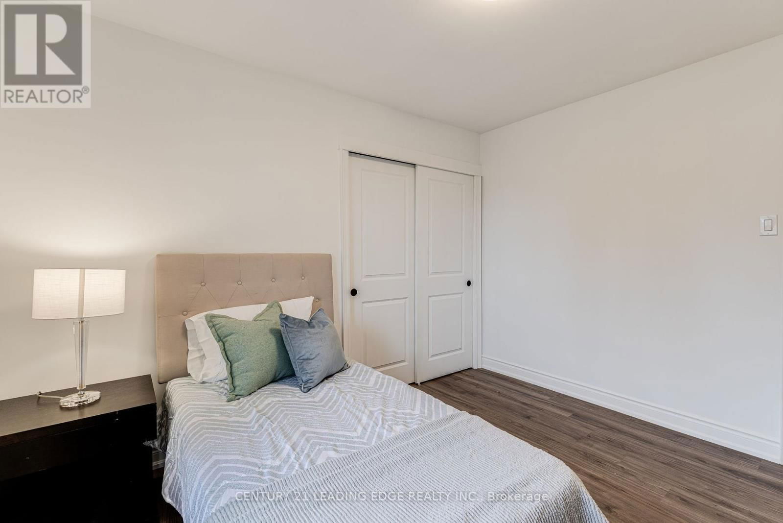 116 BROADVIEW AVENUE Image 16