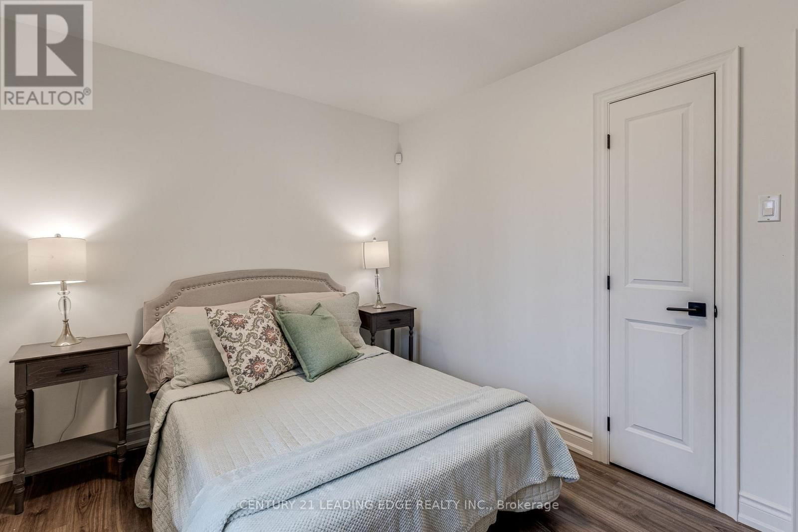 116 BROADVIEW AVENUE Image 20