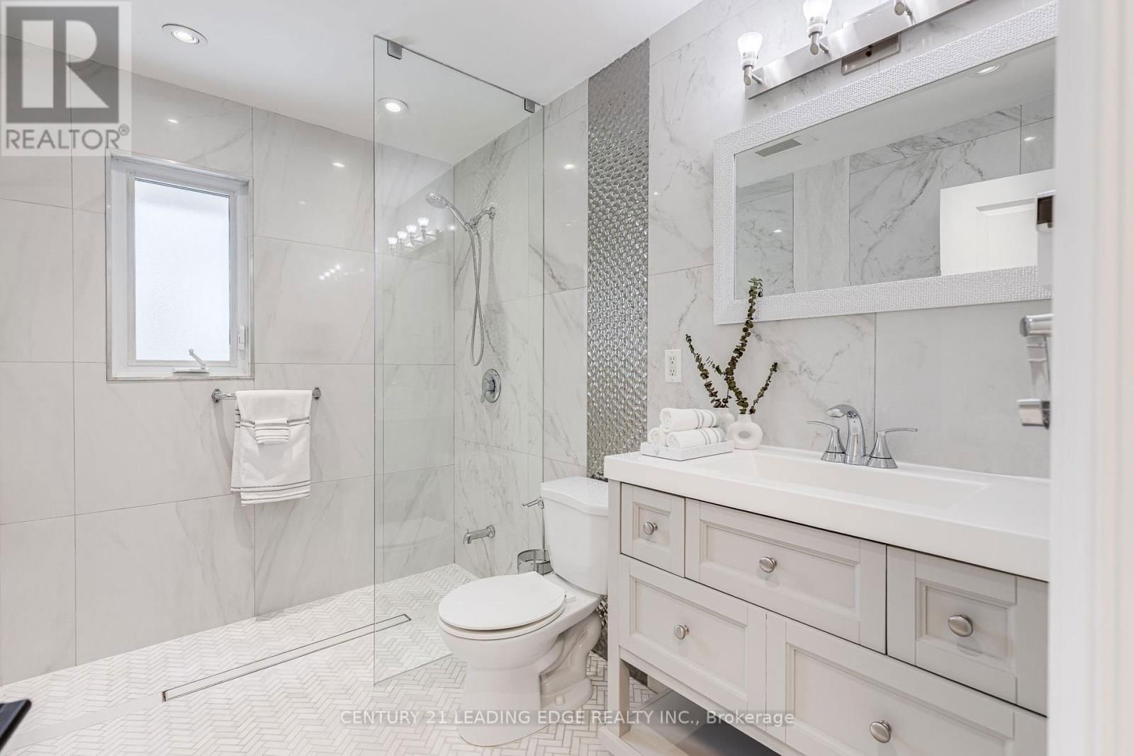 116 BROADVIEW AVENUE Image 21
