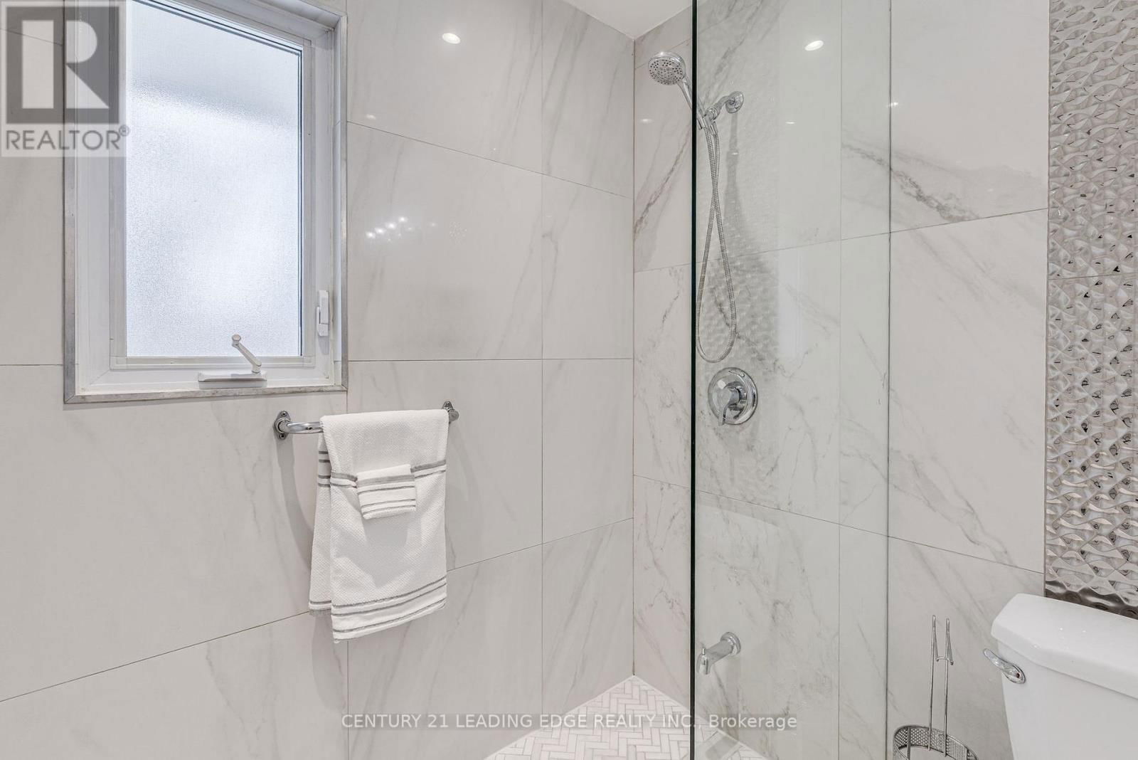 116 BROADVIEW AVENUE Image 22