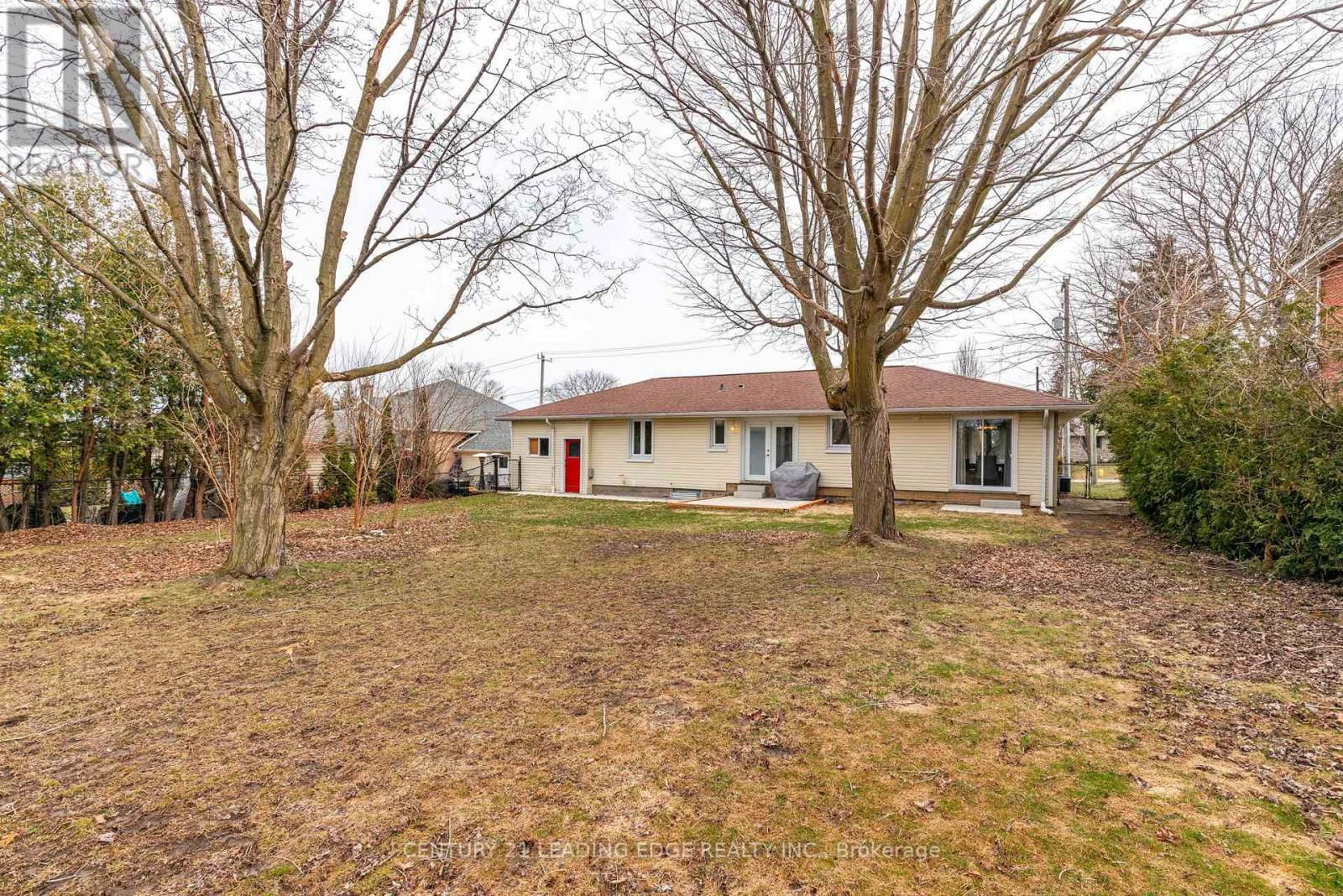 116 BROADVIEW AVENUE Image 32