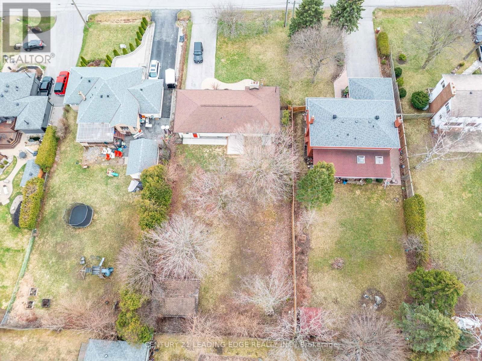 116 BROADVIEW AVENUE Image 37