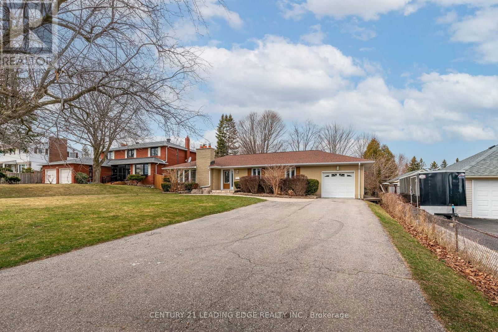 116 BROADVIEW AVENUE Image 39