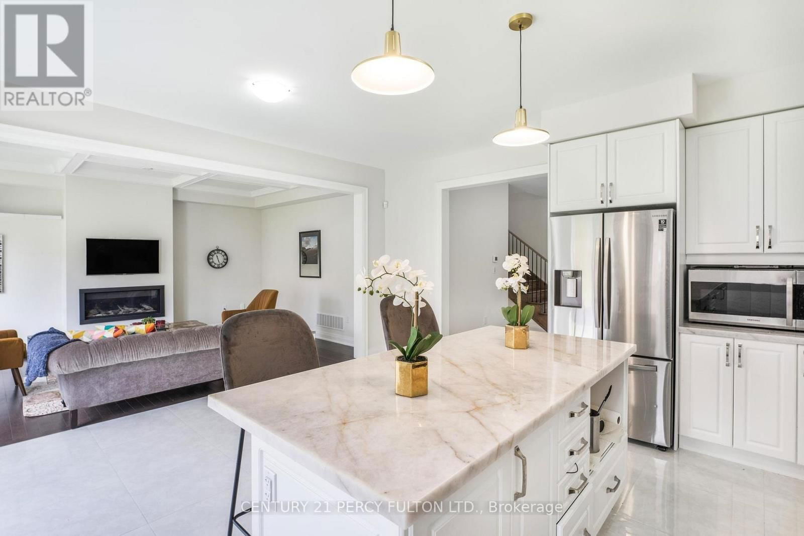 343 NORTHGLEN BOULEVARD WEST Image 1