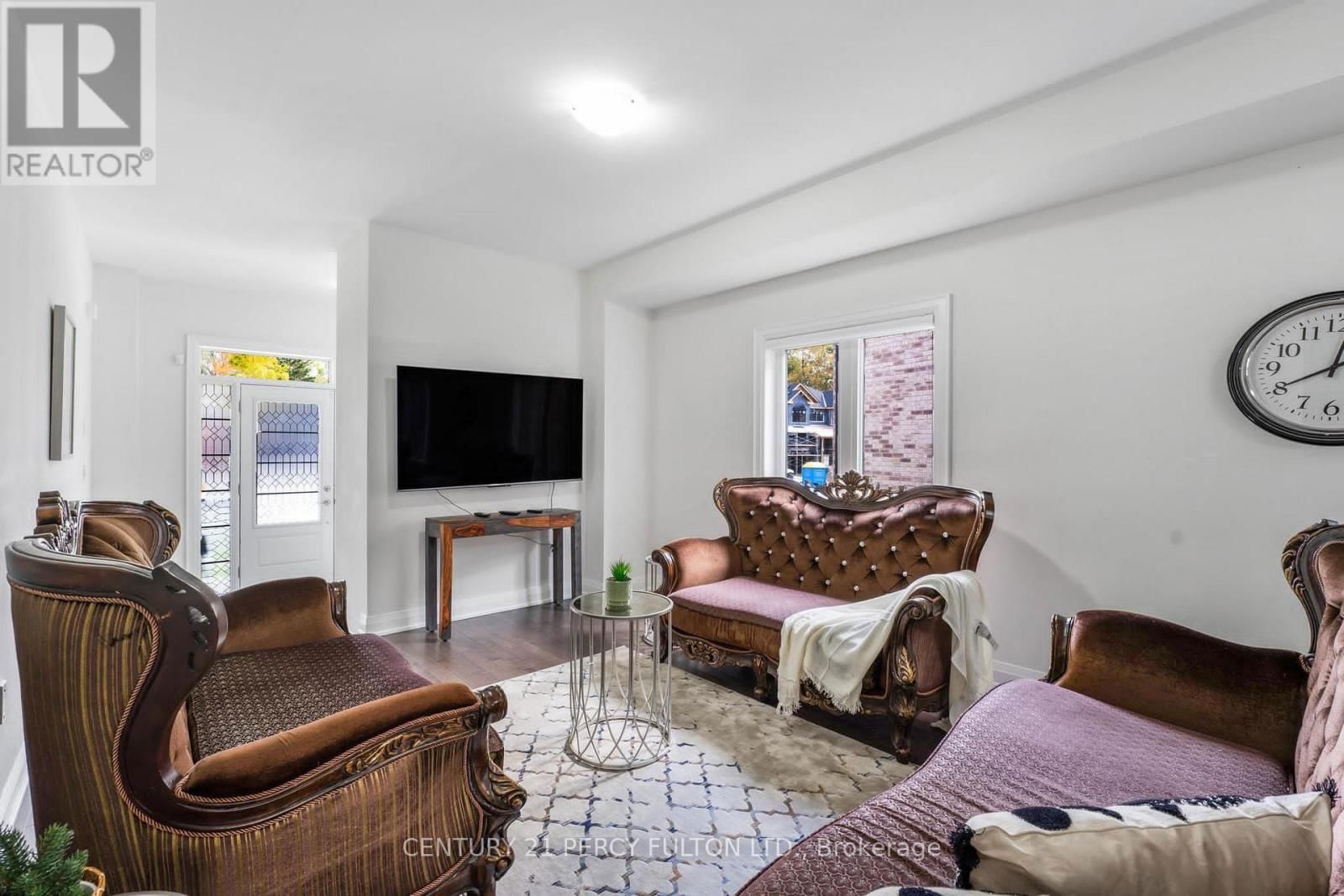 343 NORTHGLEN BOULEVARD WEST Image 10