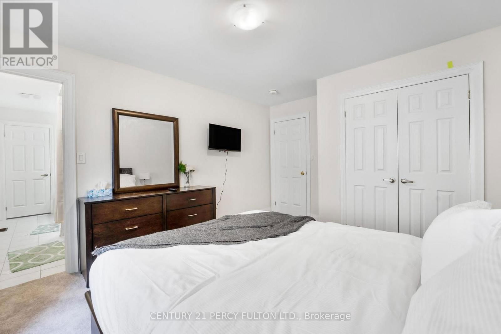 343 NORTHGLEN BOULEVARD WEST Image 22