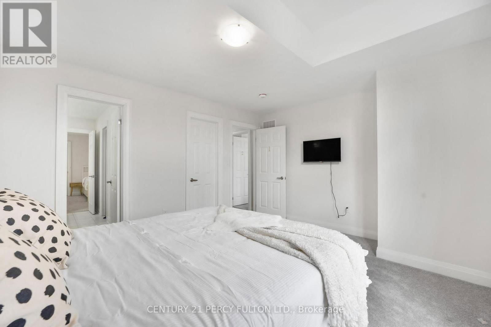 343 NORTHGLEN BOULEVARD WEST Image 30