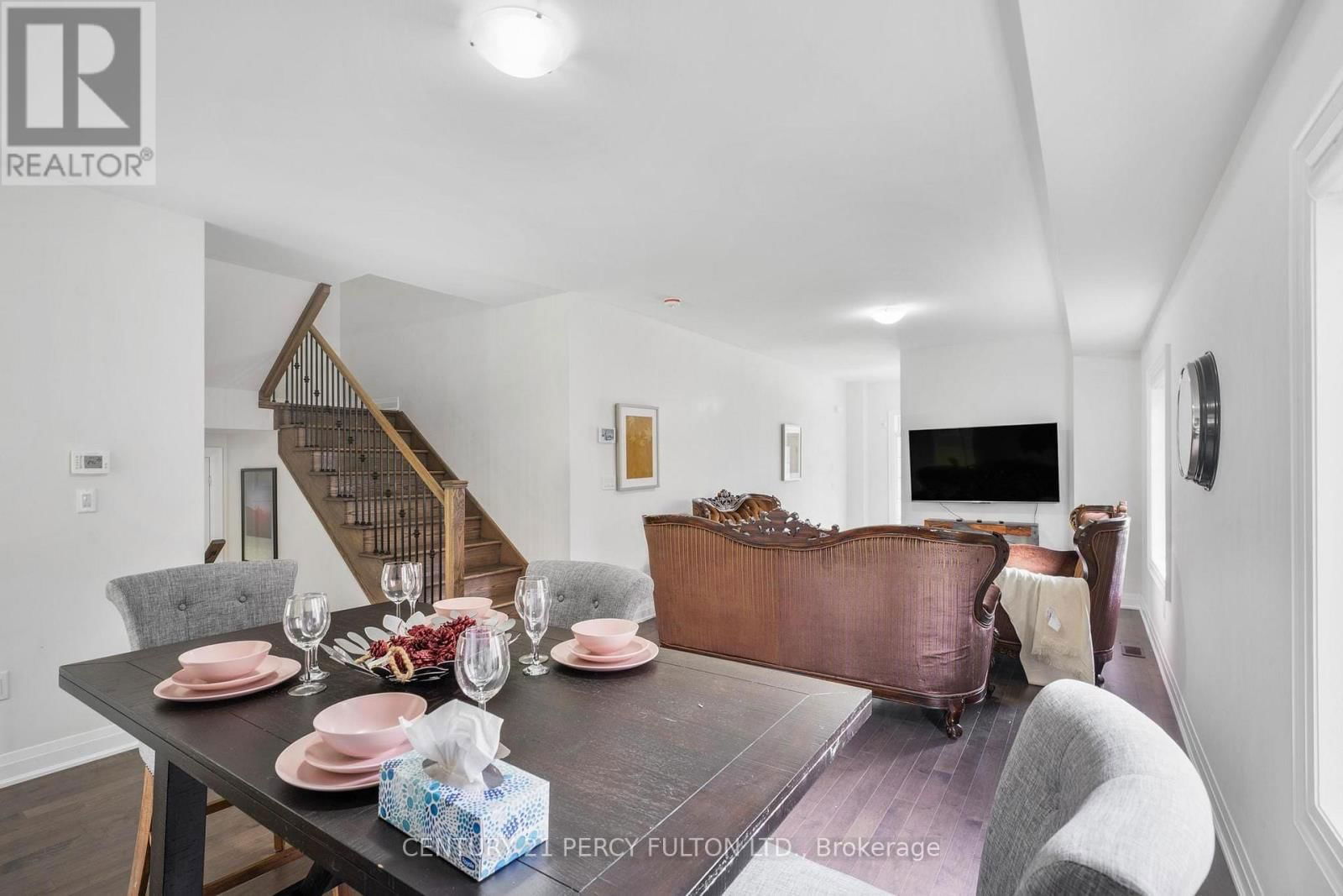 343 NORTHGLEN BOULEVARD WEST Image 9