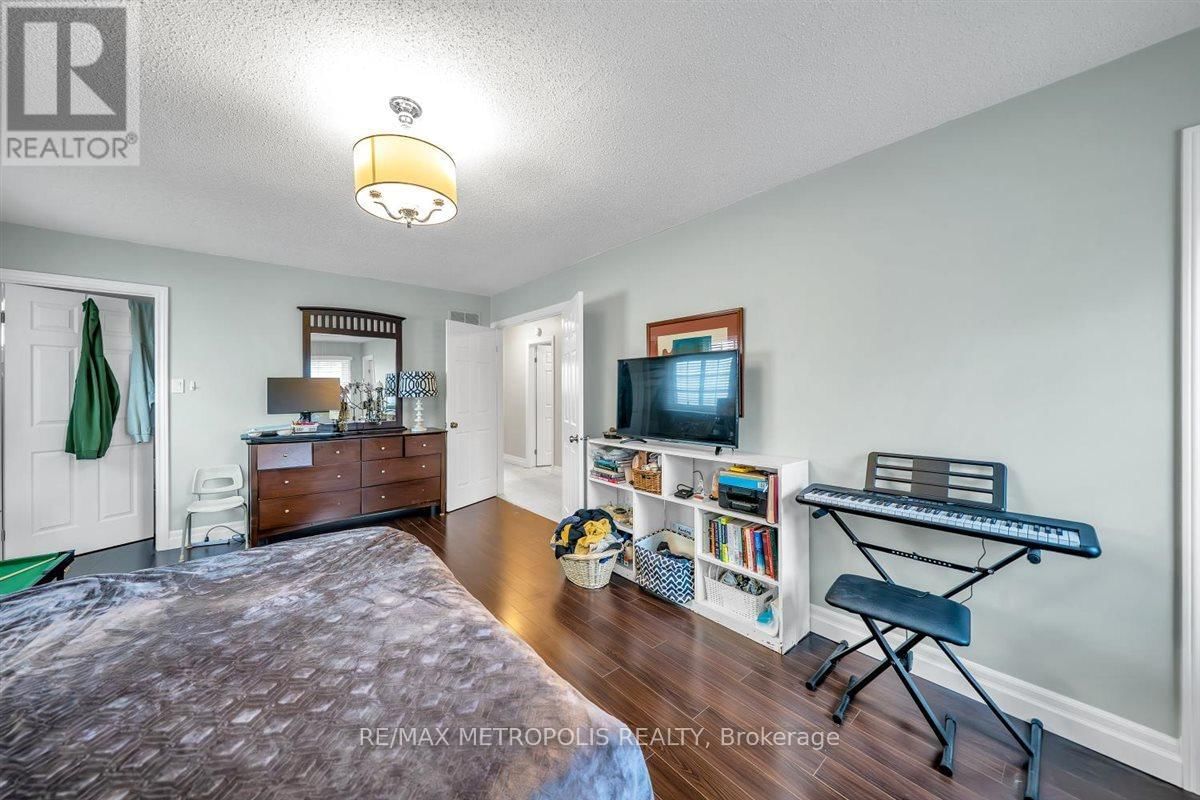 1125 CEDARCROFT CRESCENT Image 31