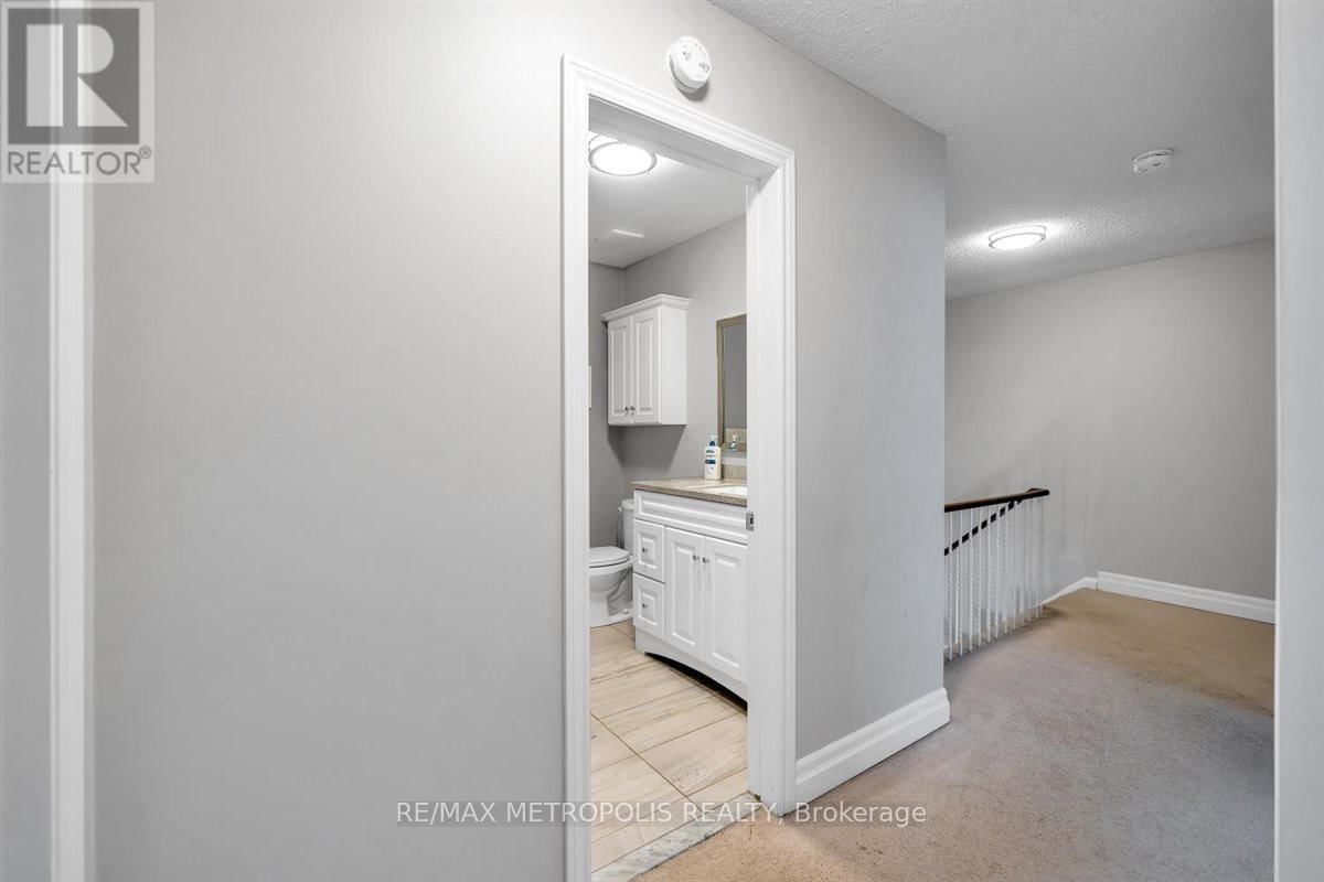 1125 CEDARCROFT CRESCENT Image 35