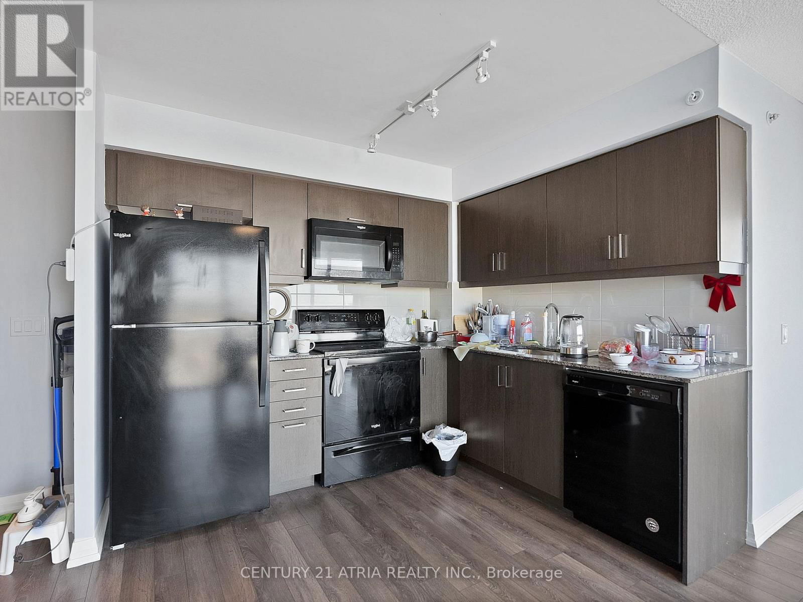 1505 - 30 MEADOWGLEN PLACE Image 20