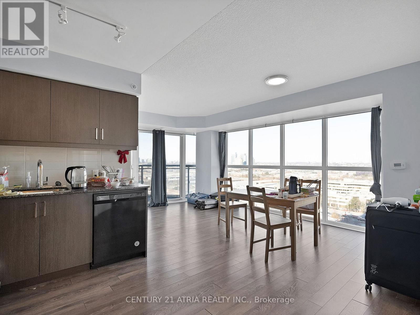 1505 - 30 MEADOWGLEN PLACE Image 22