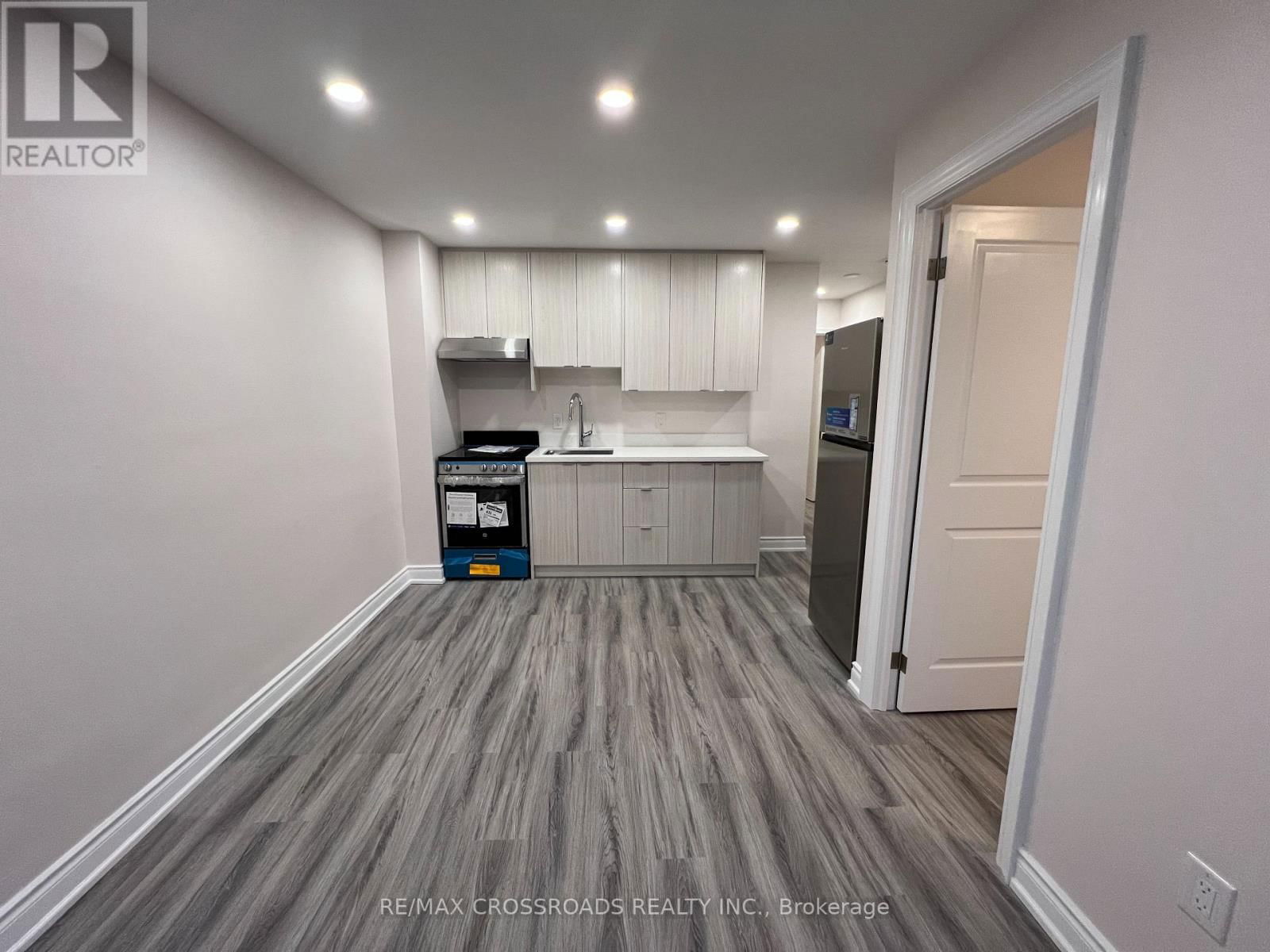 APT 1 - 1324B GERRARD STREET EAST Image 2