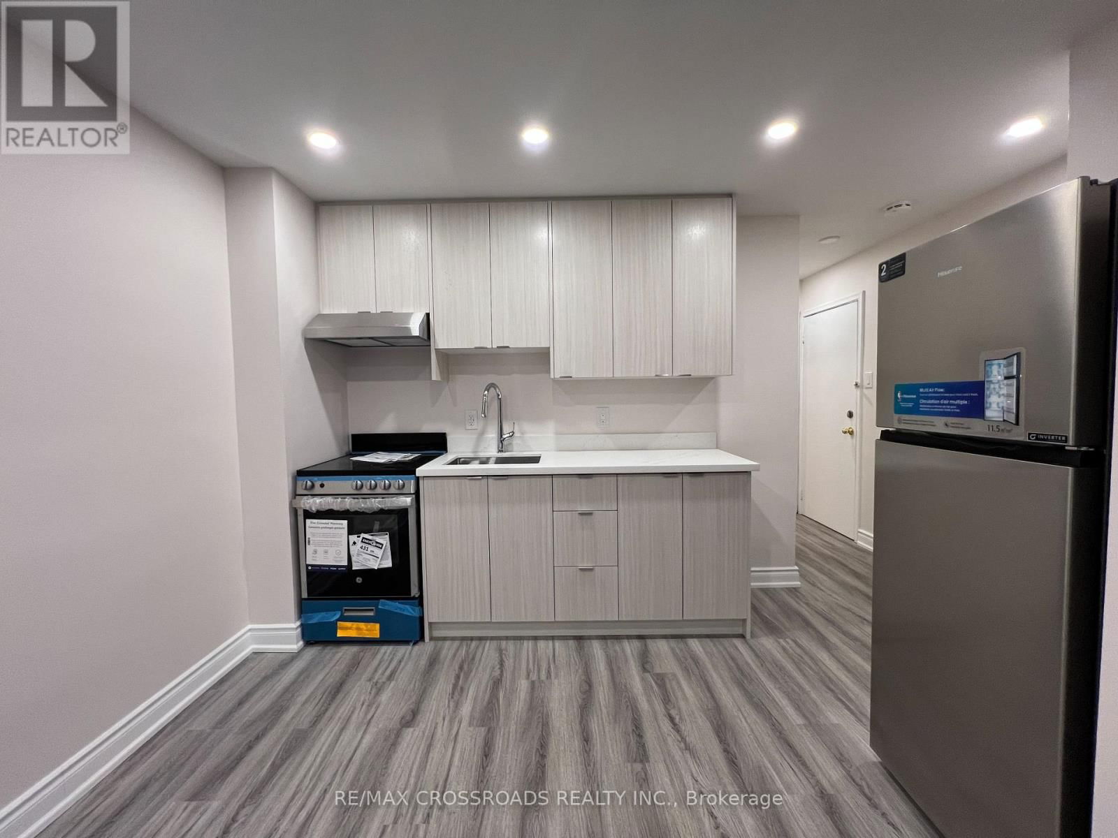 APT 1 - 1324B GERRARD STREET EAST Image 3