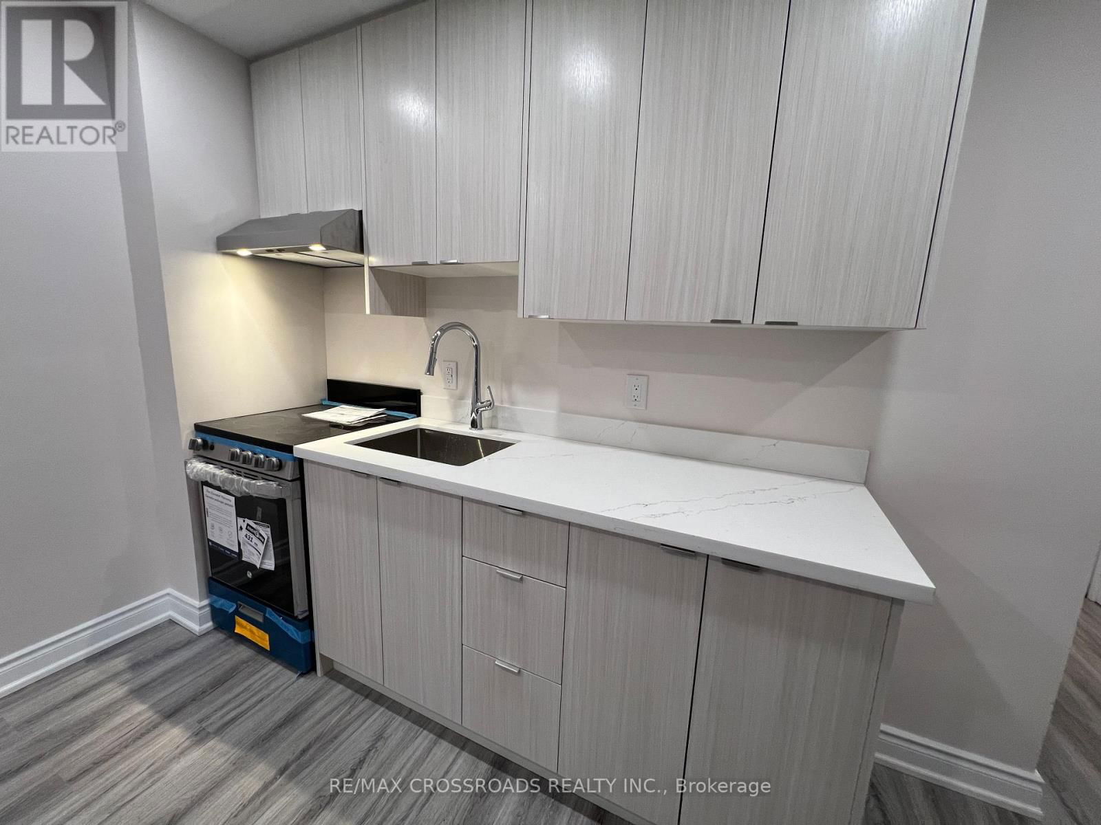 APT 1 - 1324B GERRARD STREET EAST Image 4