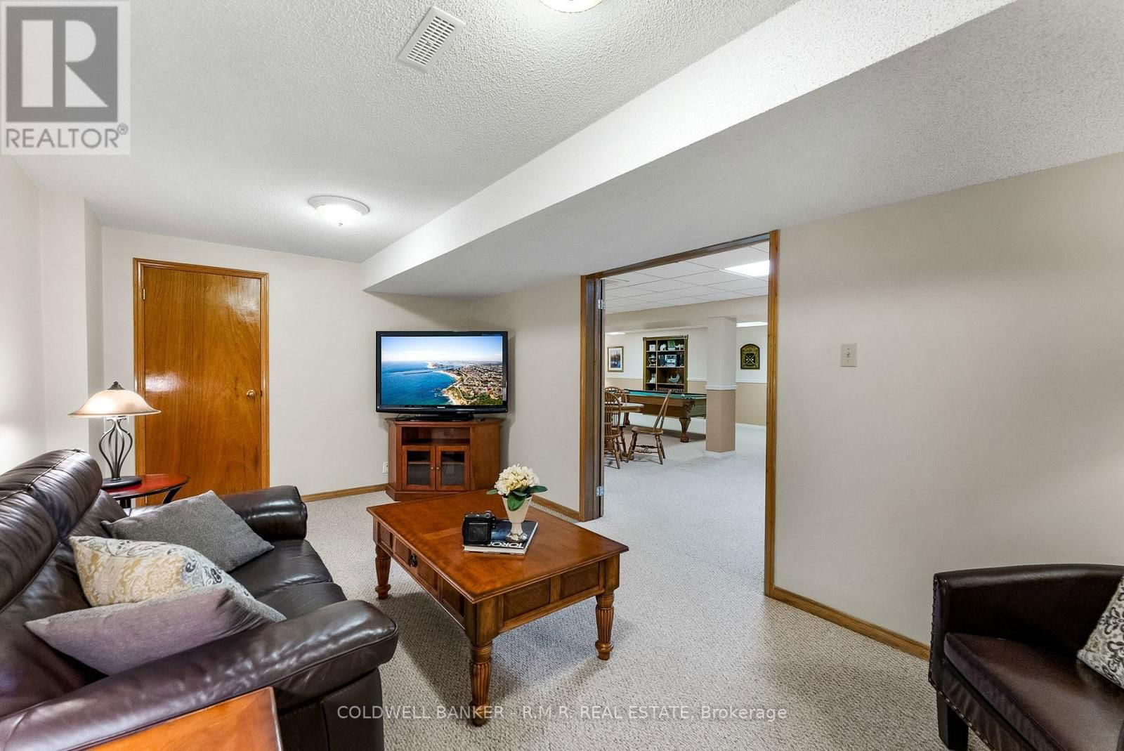 36 FALSTAFF CRESCENT Image 44