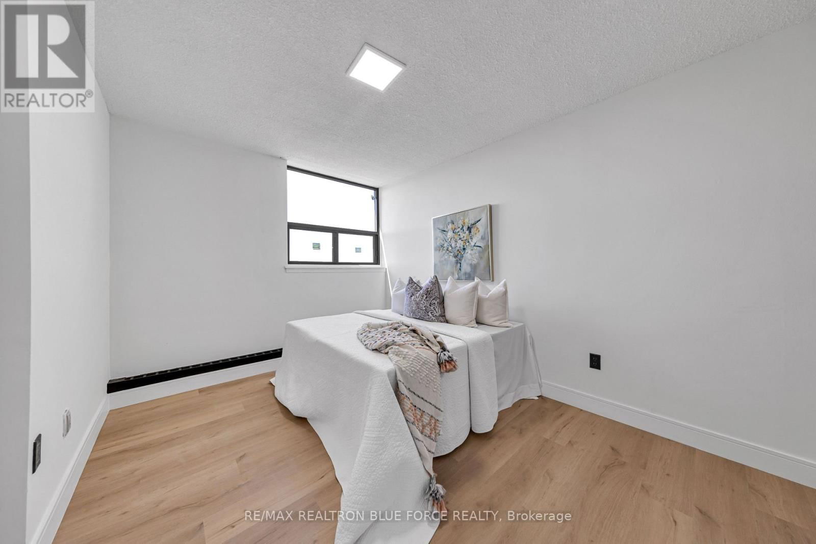 709 - 100 WINGARDEN COURT Image 16