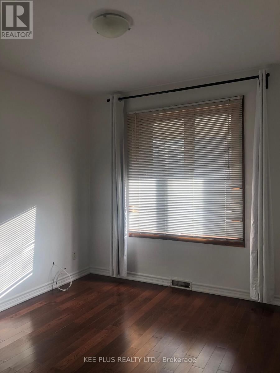 86 PAPE AVENUE Image 1