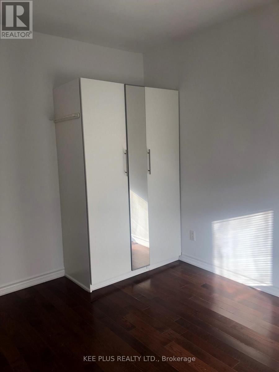 86 PAPE AVENUE Image 2
