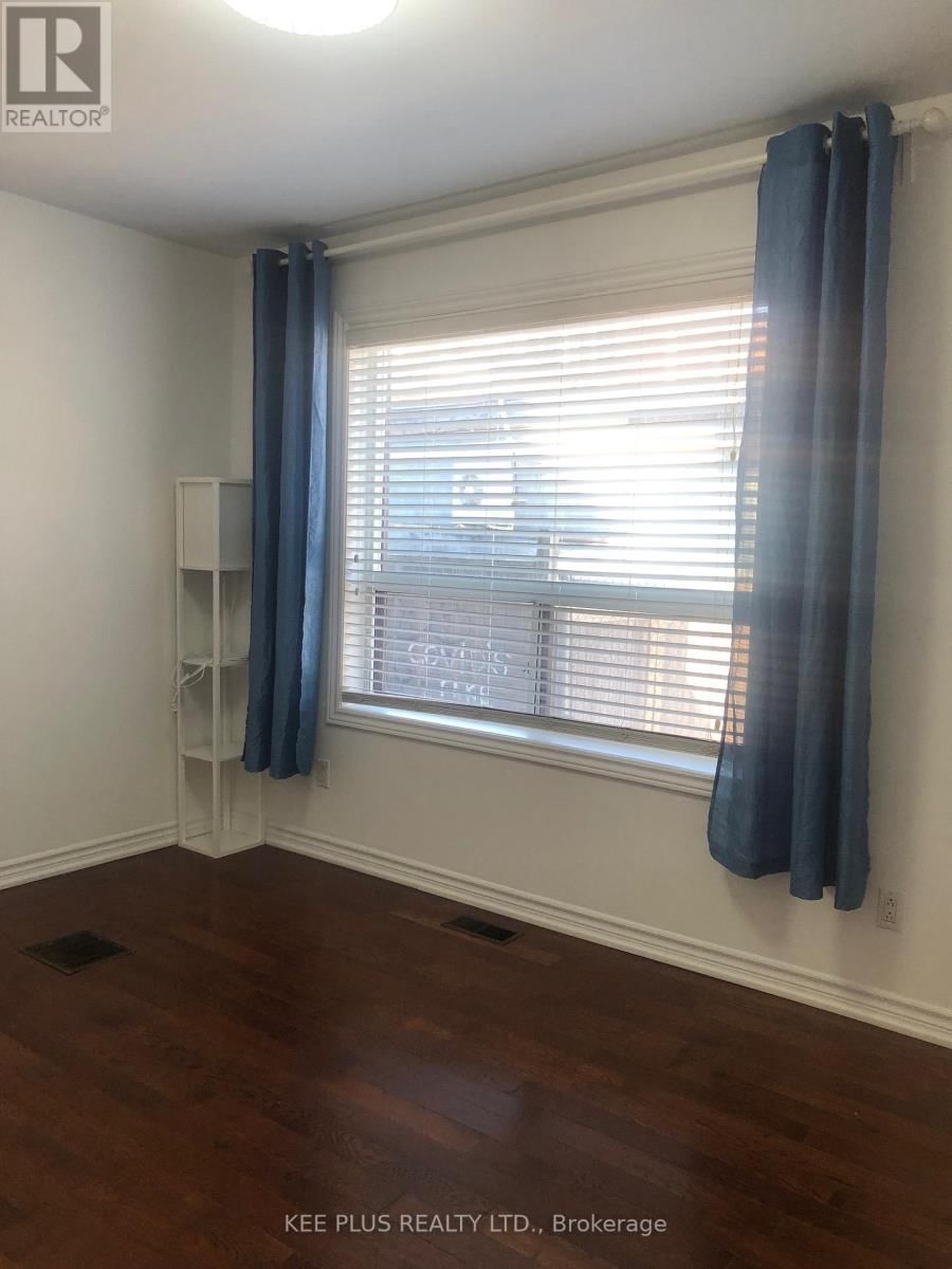 86 PAPE AVENUE Image 3
