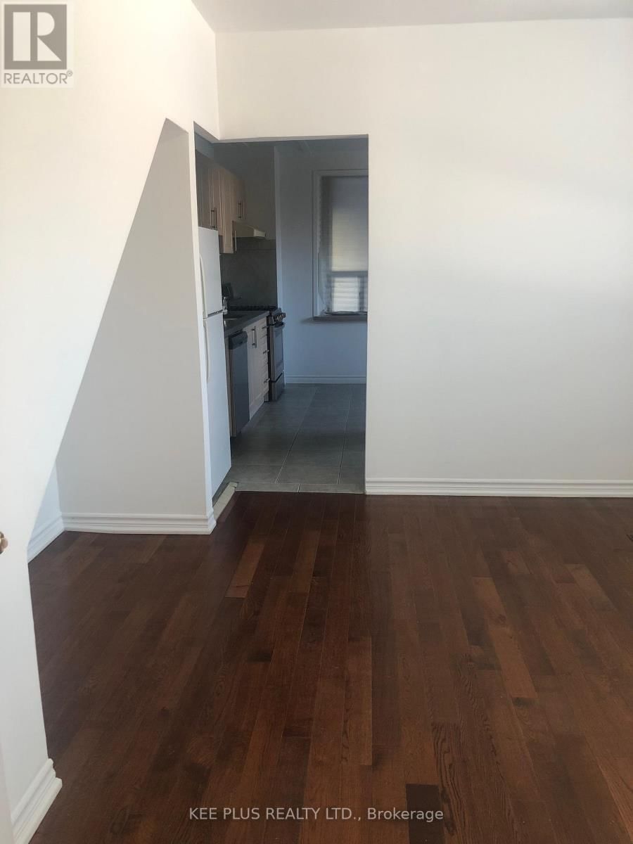 86 PAPE AVENUE Image 4