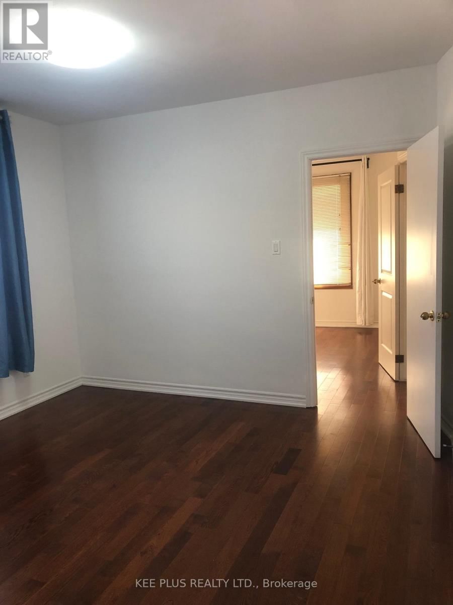 86 PAPE AVENUE Image 6