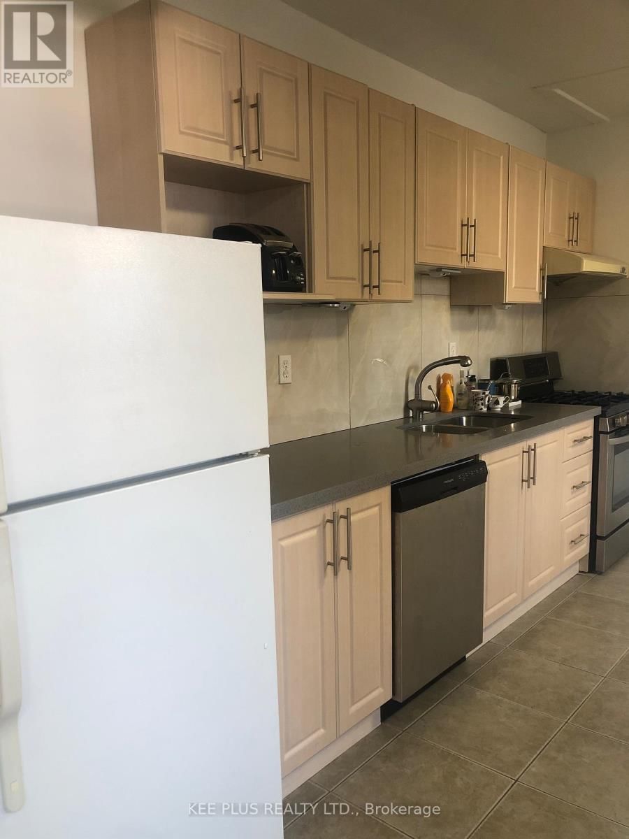 86 PAPE AVENUE Image 7