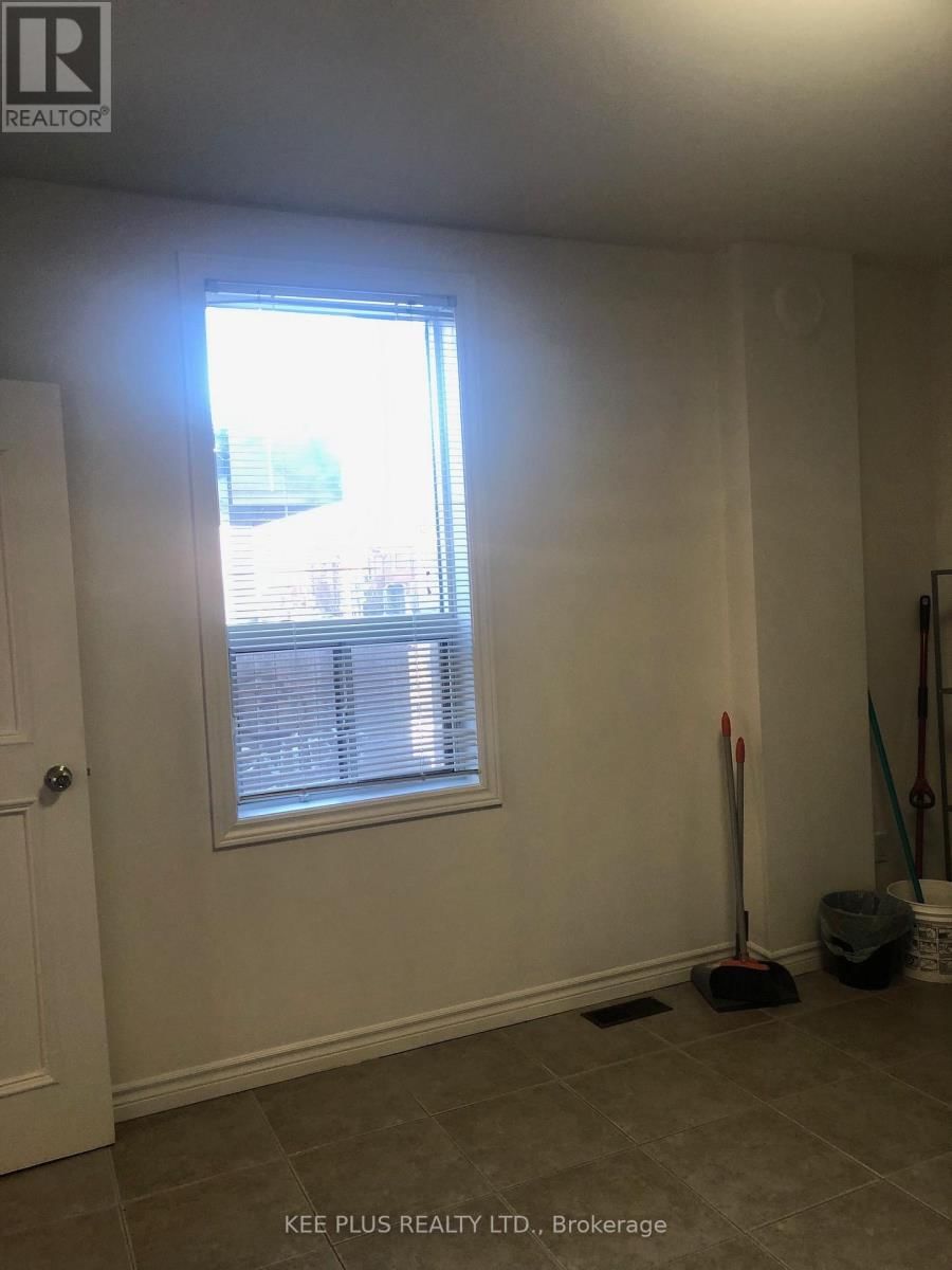 86 PAPE AVENUE Image 8