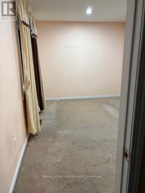 11 CURRAN HALL CRESCENT Image 33
