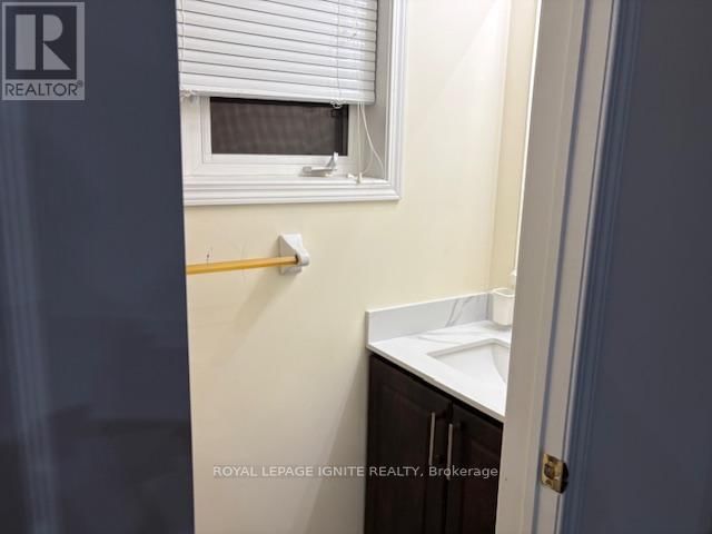11 CURRAN HALL CRESCENT Image 38