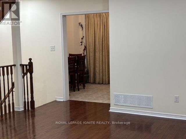 11 CURRAN HALL CRESCENT Image 39