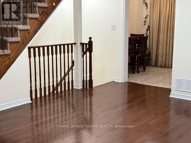 11 CURRAN HALL CRESCENT Image 41