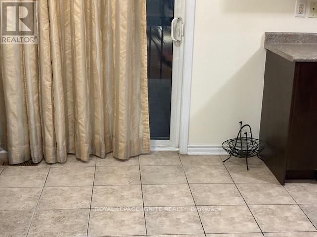 11 CURRAN HALL CRESCENT Image 44